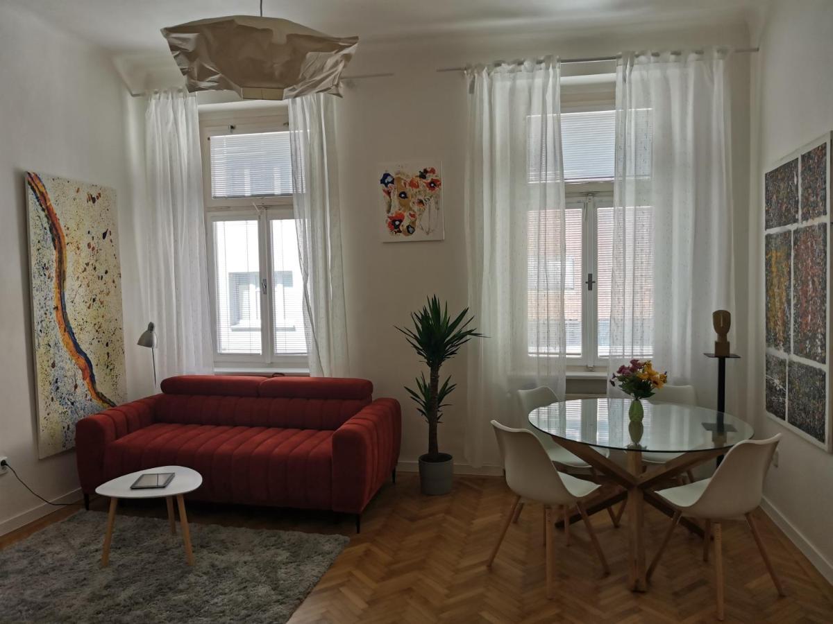 Downtown 3 Bdr Charm - Walk To All Attractions Bratislava Exterior foto