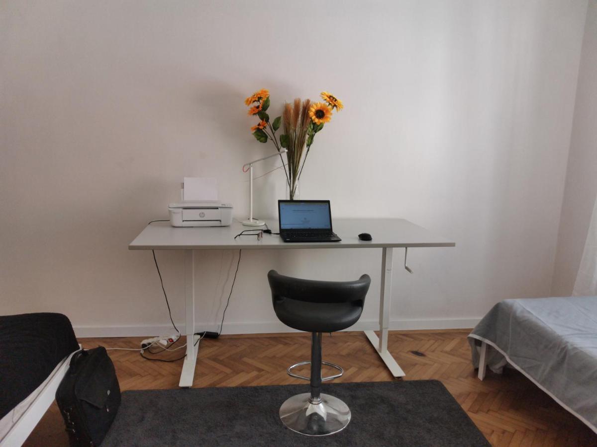 Downtown 3 Bdr Charm - Walk To All Attractions Bratislava Exterior foto