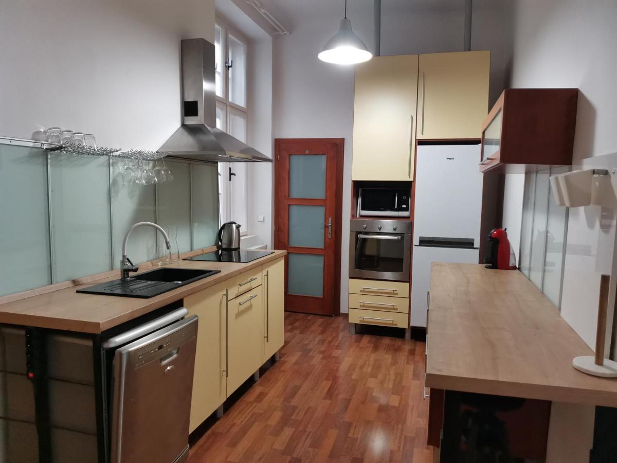 Downtown 3 Bdr Charm - Walk To All Attractions Bratislava Exterior foto